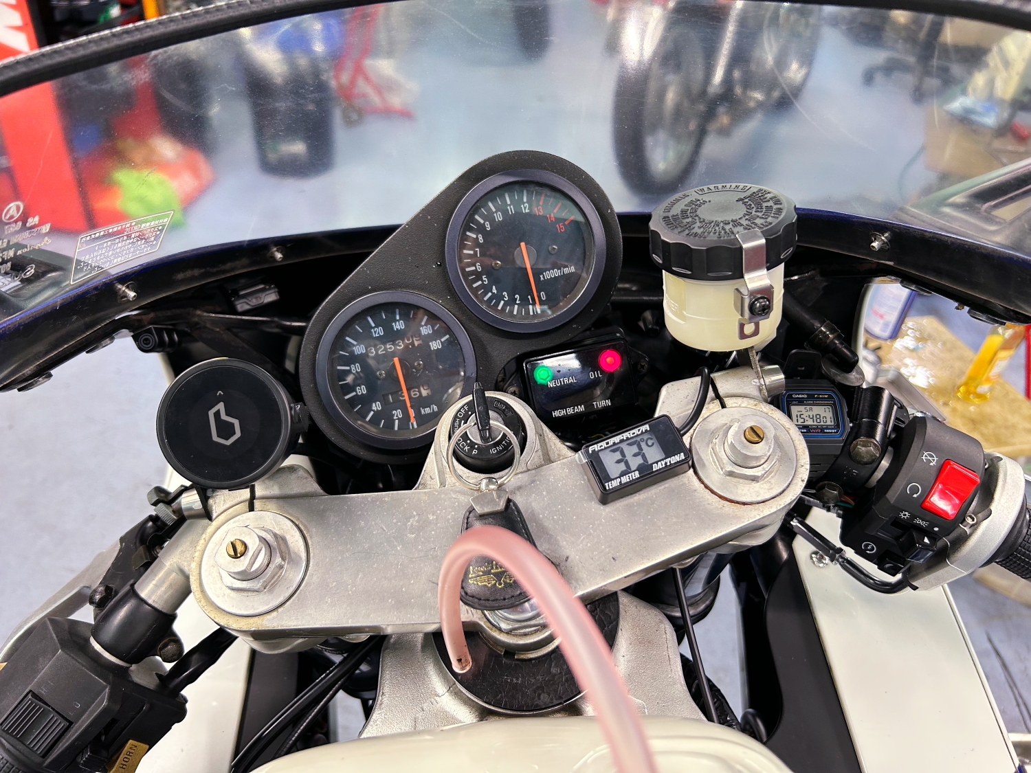 BeeLine Moto用ステーと油温計をmy GSX-R750に装着！